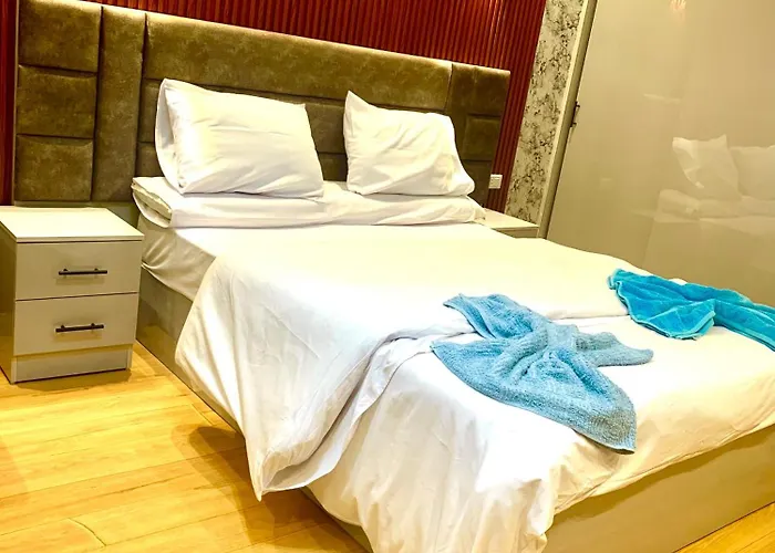 Sunny With 3 Swimming Pools Florenza Apartman Gurdaka