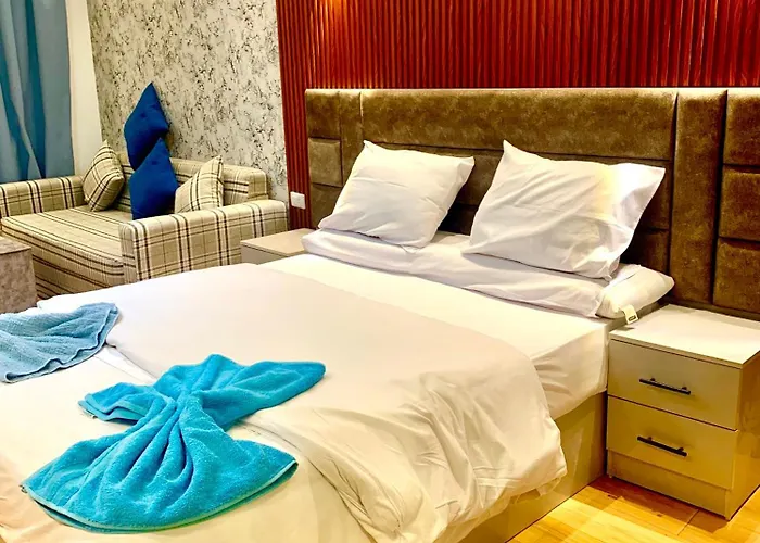 Sunny With 3 Swimming Pools Florenza Apartman Gurdaka